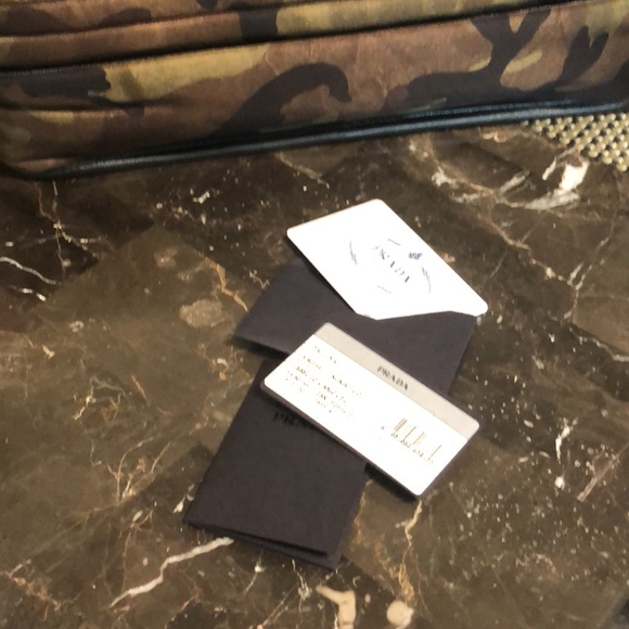 Prada messenger bag 100%%authentic - Picture 7 of 7